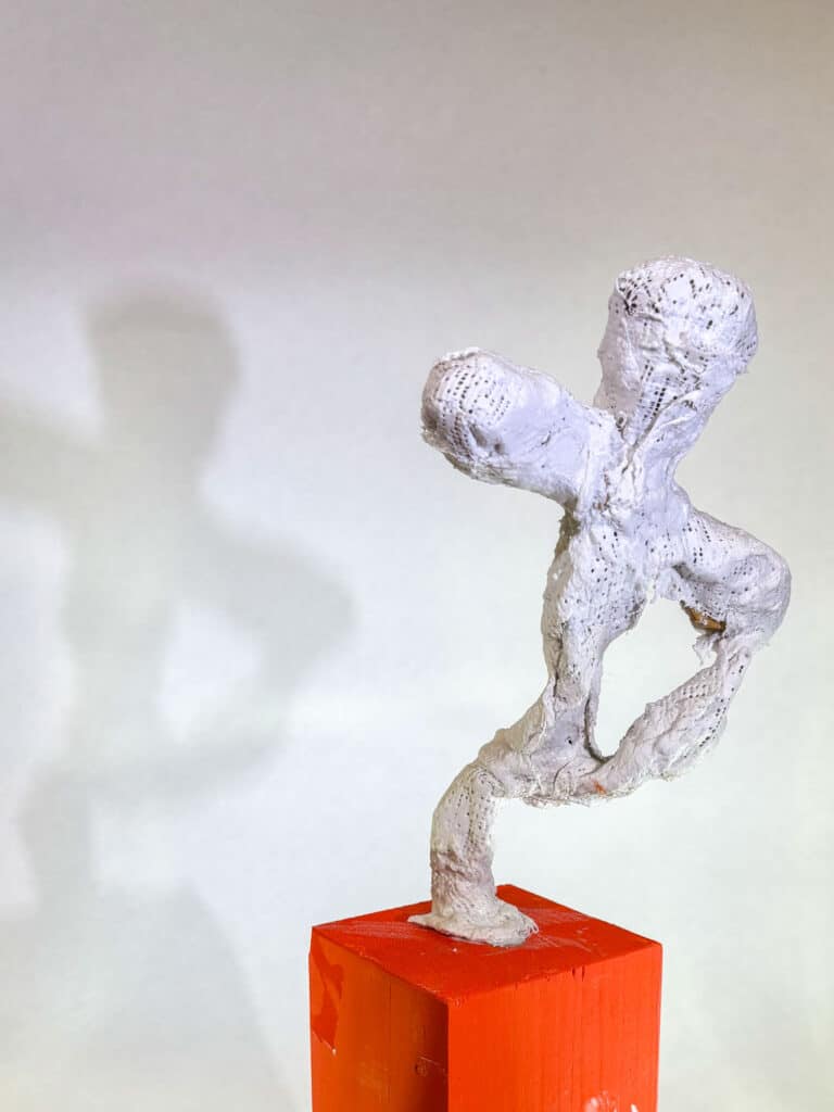 Frauenfigur Orange Days 2025, Marktredwitz 05 Bild: Olga Franzke