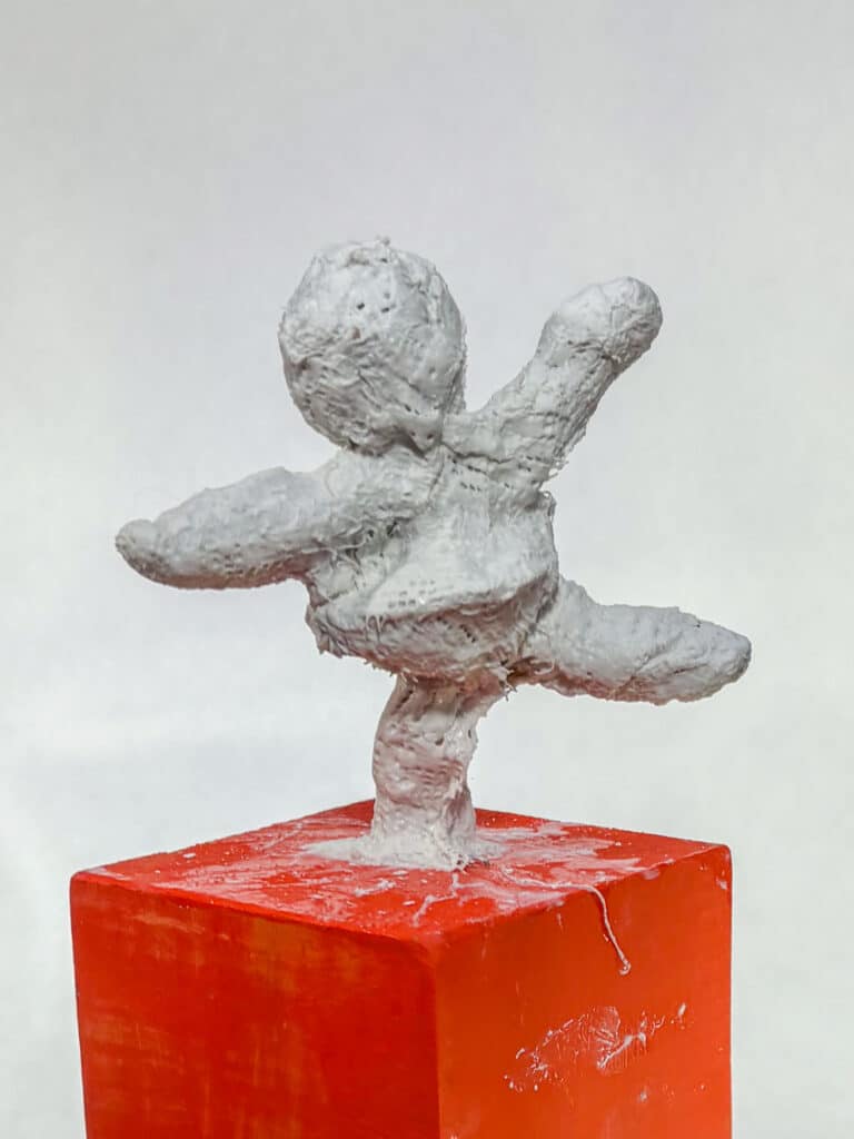 Frauenfigur Orange Days 2025, Arzberg 06 Bild: Olga Franzke