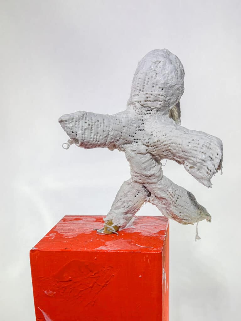 Frauenfigur Orange Days 2025, Arzberg 05 Bild: Olga Franzke